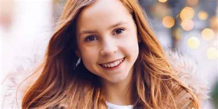 Anna McNulty&rsquo;s biography age, height, birthday, sister, net worth