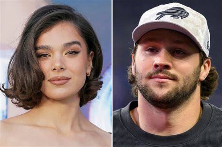 How much is Hailee and Kendra's Net Worth as of 2022?