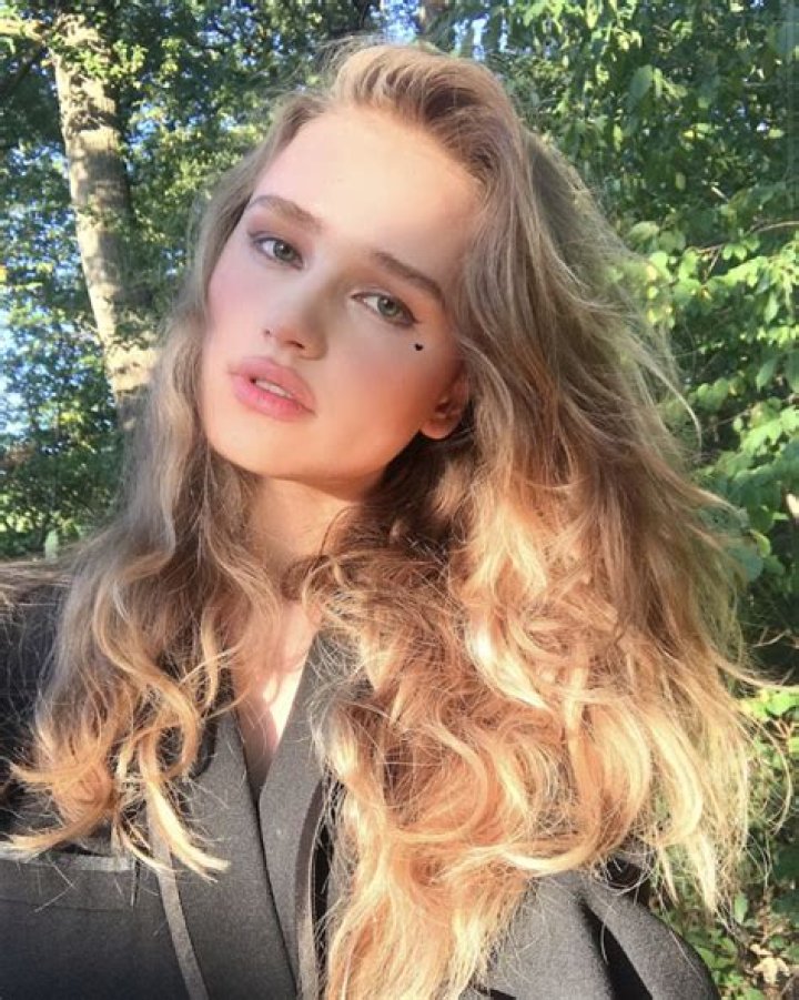 JULIA GISELLA Net Worth & Earnings (2023)