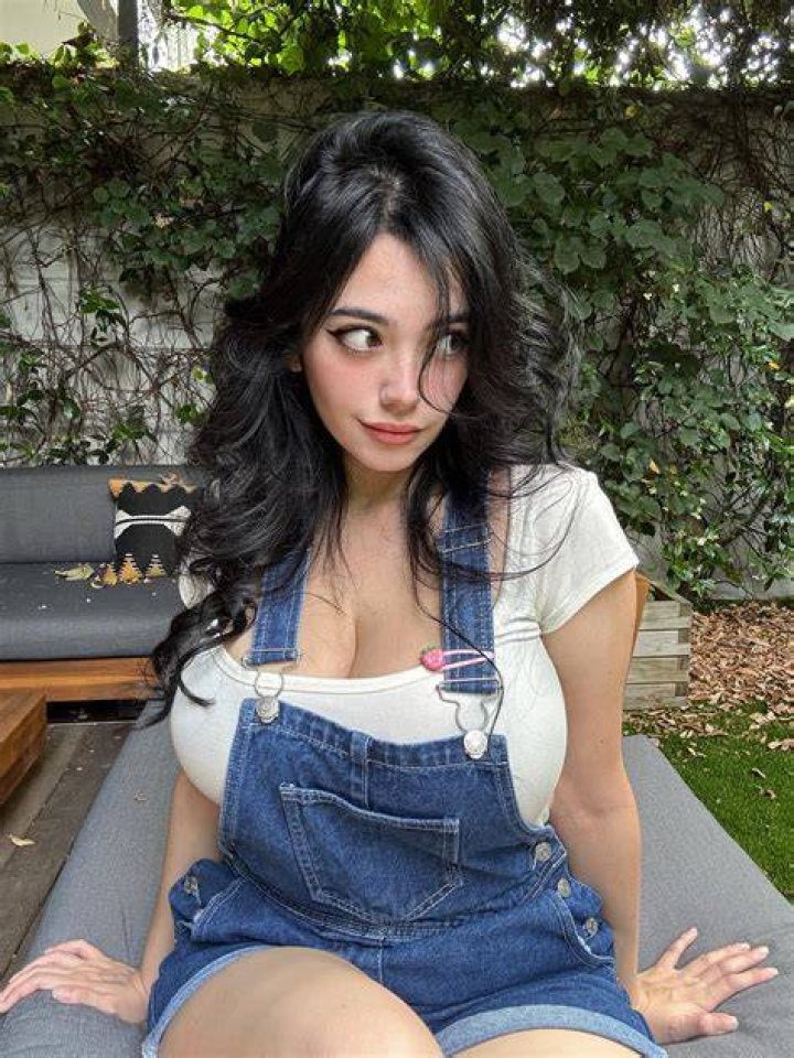 Sofia Mina Delle Cave Instagram EroFound